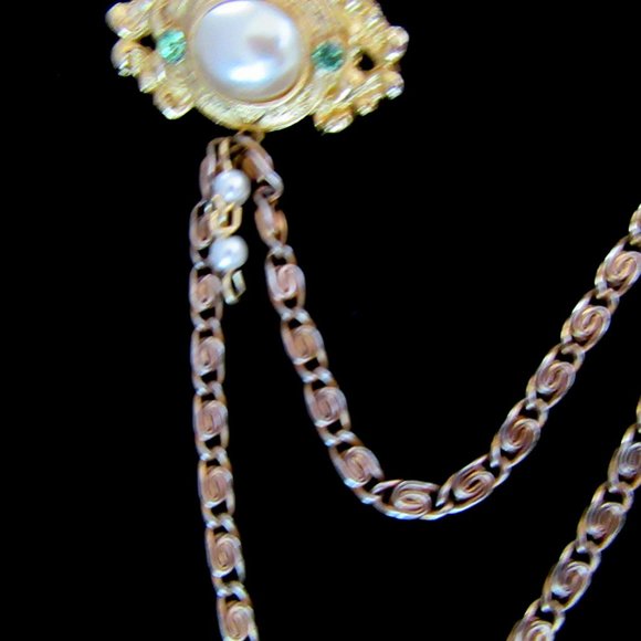 Faux pearl & rhinestone gold tone chatelaine style brooch - sweater/cape guard - Picture 5 of 7